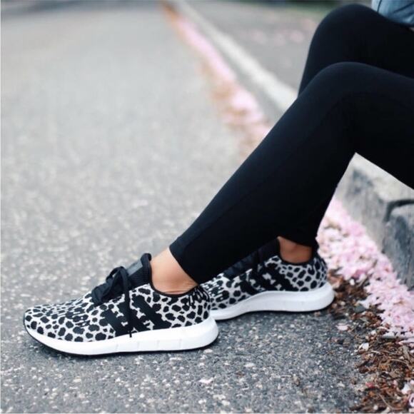 Adidas Leopard SWIFT RUN SHOES Size 9 - Picture 2 of 14